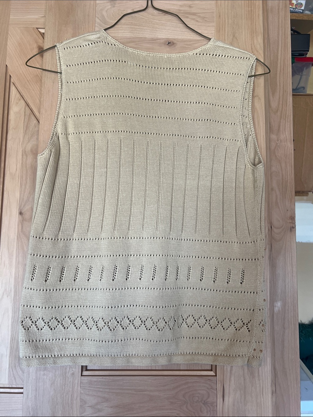 Liz Claiborne Beige Knit Sleeveless Vest - Picture 9 of 15